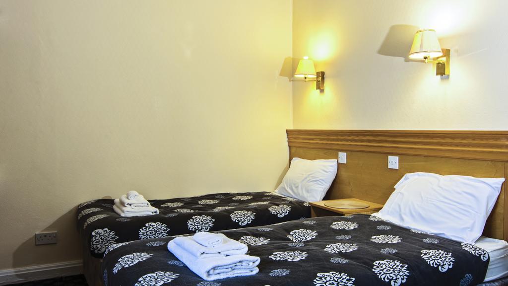 Отель The Miners Arms Лидс Экстерьер фото