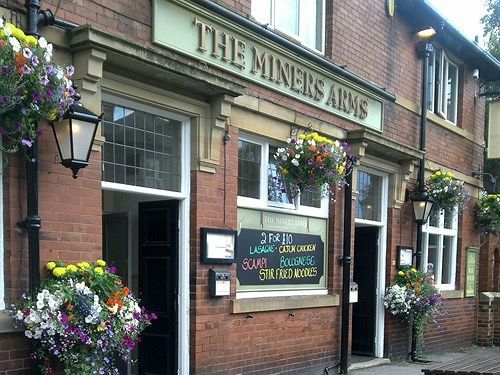 Отель The Miners Arms Лидс Экстерьер фото